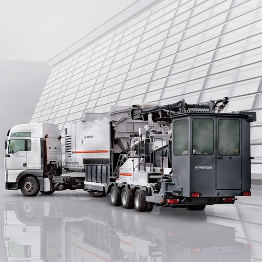 移動(dòng)式廠(chǎng)拌冷再生設(shè)備KMA 220